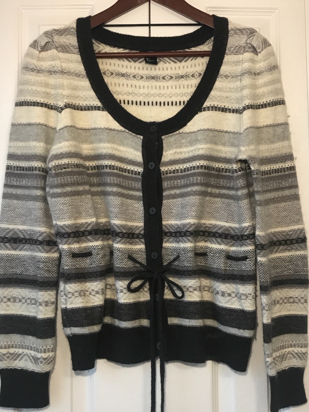H&M Gray & Cream Striped Women’s Cardigan Sweater